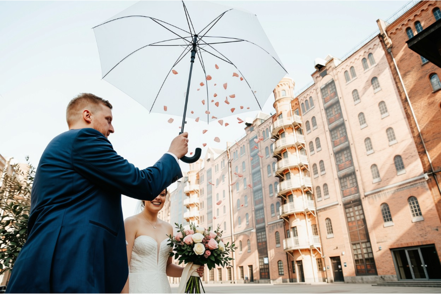 Hochzeitsplanerin-Hamburg-Rosenregen